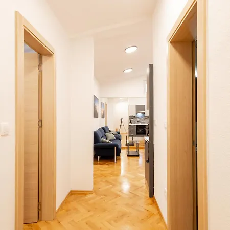 Hozi House -4 Cozy Apartment's Free Parking * Lublaň