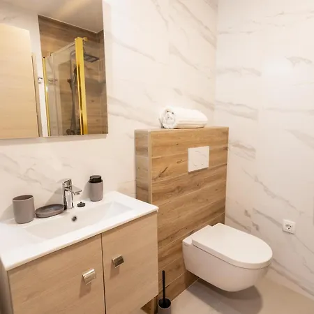 Hozi House -4 Cozy Apartment's דירה *