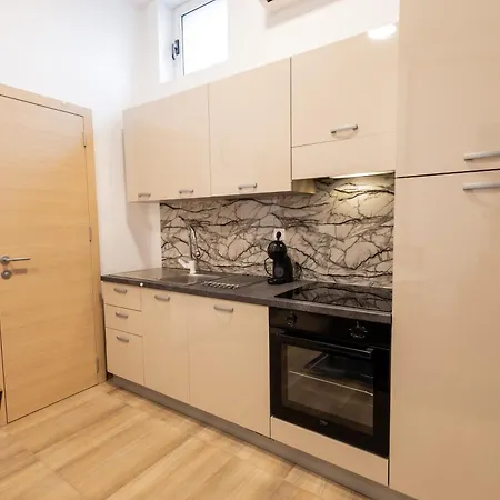 Hozi House -4 Cozy Apartment's דירה