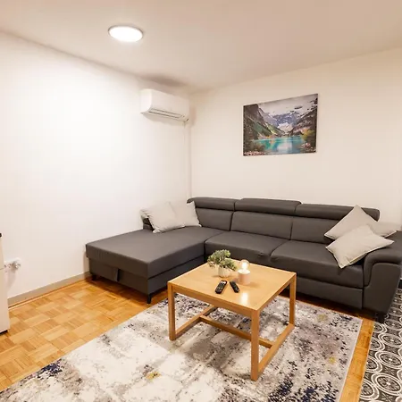 Appartamento Hozi House -4 Cozy Apartment's *