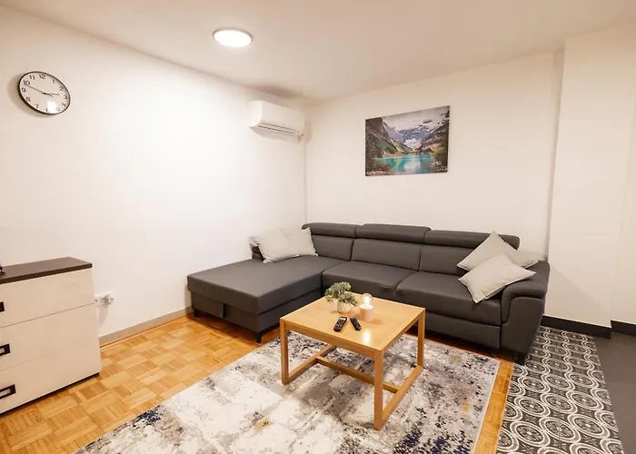 Διαμέρισμα Hozi House -4 Cozy Apartment's *